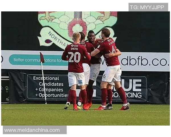 米尔顿凯恩斯与北安南普顿的激烈对决揭示足球战术新趋势